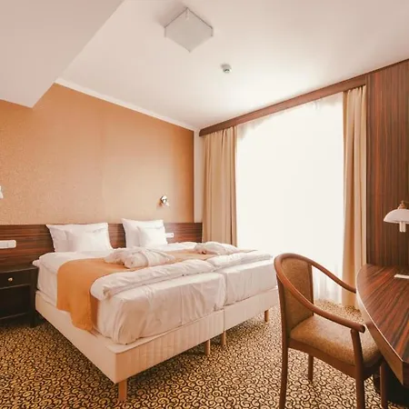 Ξενοδοχείο Park Hotel Heviz 3*